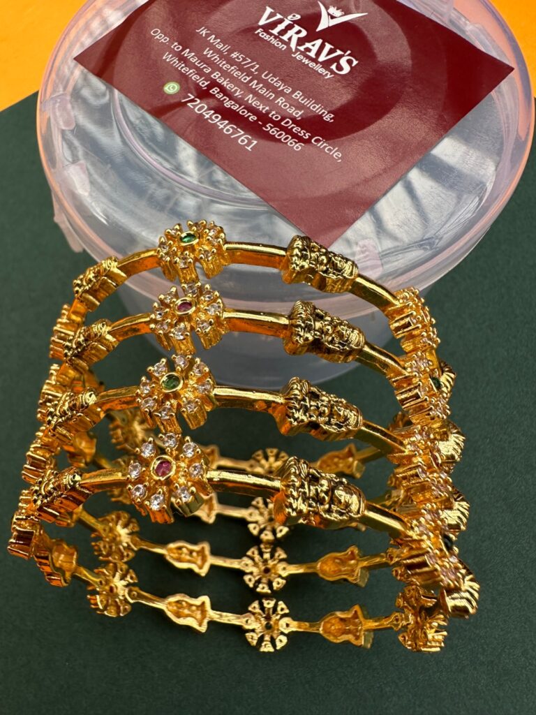 Chic Bangles Collection